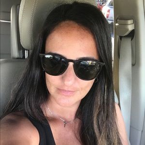 Meet your Posher, Cynthia